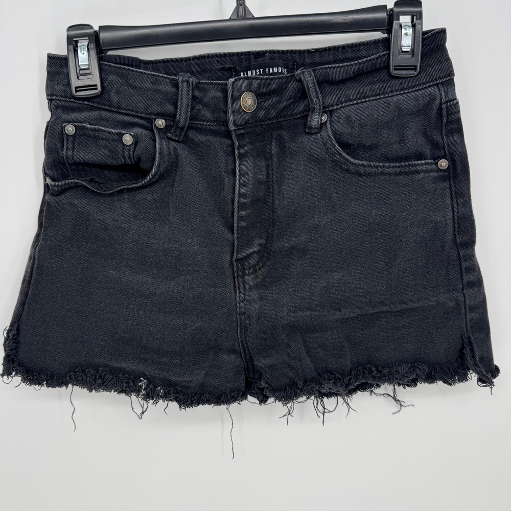 Almost Famous Womens Black Denim Cutoff Frayed Hem‎ Shorts Size 7